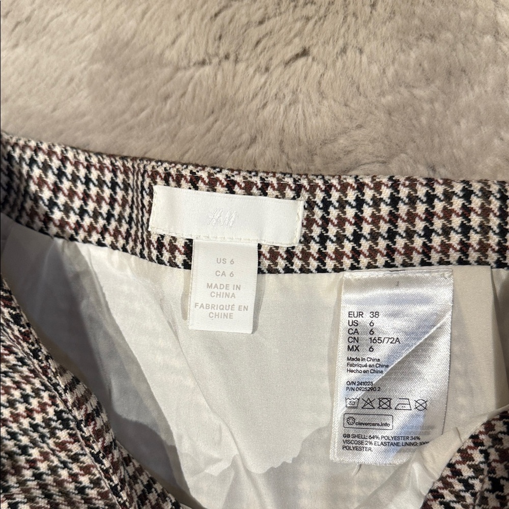 H&M Black and White Houndstooth Mini Skirt - Picture 2 of 9